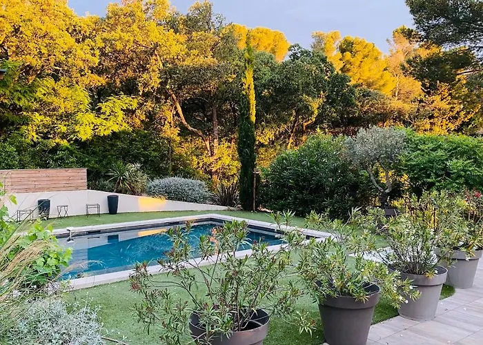 La Dupont D'avignon Bed & Breakfast