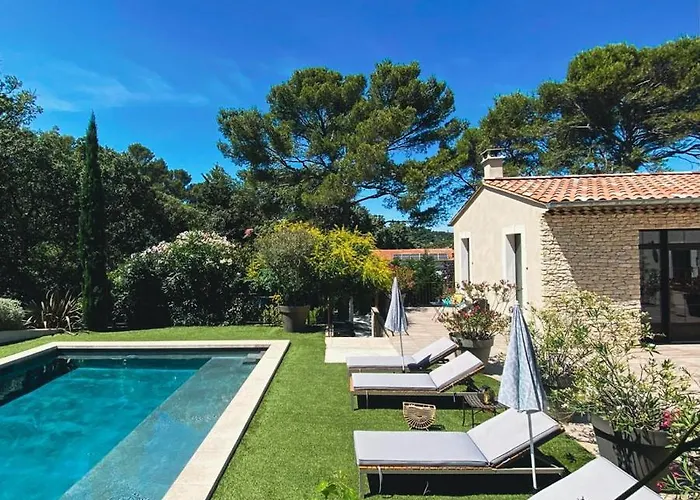 La Dupont D'avignon Bed & Breakfast 4*